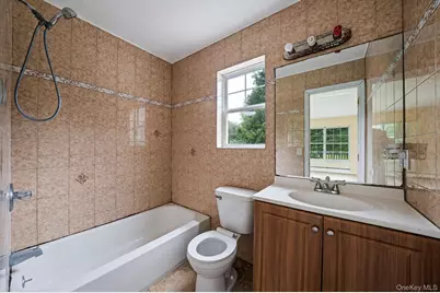 86 Eleanor Avenue, Mastic, NY 11950 - Photo 18