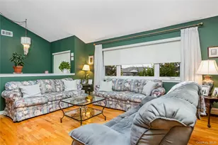 26 Block Terrace, Farmingdale, NY 11735 - Photo 4