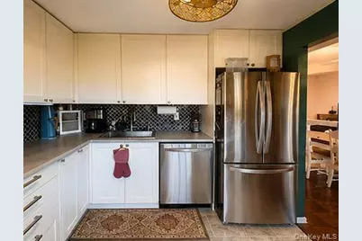 335 Mariners Way, Copiague, NY 11726 - Photo 2