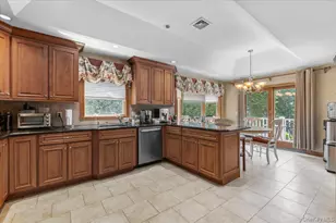 100 Cabot Rd, Massapequa, NY 11758 - Photo 10