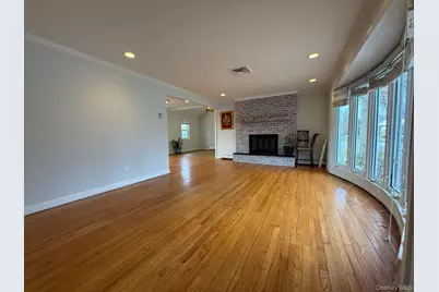 4 Edna Drive, Syosset, NY 11791 - Photo 2