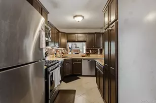 94 Broadlawn Dr, Central Islip, NY 11722 - Photo 12