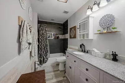 94 Broadlawn Drive, Central Islip, NY 11722 - Photo 20