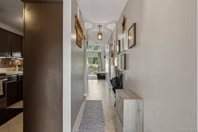 94 Broadlawn Drive, Central Islip, NY 11722 - Photo 6