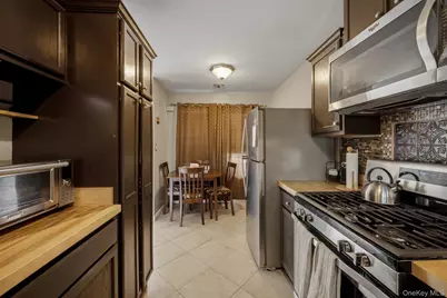 94 Broadlawn Drive, Central Islip, NY 11722 - Photo 10