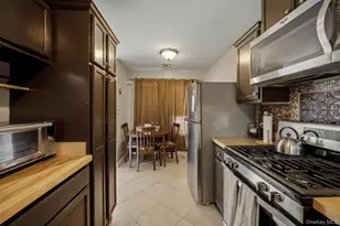 94 Broadlawn Dr, Central Islip, NY 11722 - Photo 10