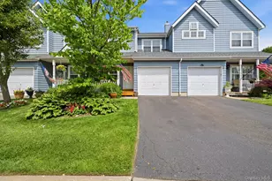 94 Broadlawn Dr, Central Islip, NY 11722 - Photo 2