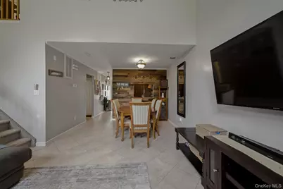 94 Broadlawn Drive, Central Islip, NY 11722 - Photo 14