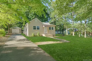 7 Laurelton Ave, Selden, NY 11784 - Photo 2