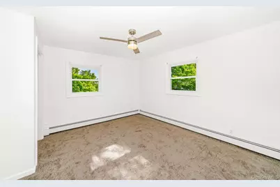 7 Laurelton Avenue, Selden, NY 11784 - Photo 8