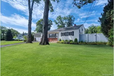 31 Foxwood Drive E, Huntington Station, NY 11746 - Photo 42