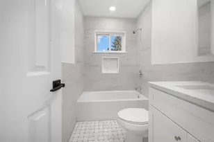 31 Foxwood Dr E, Huntington Station, NY 11746 - Photo 24