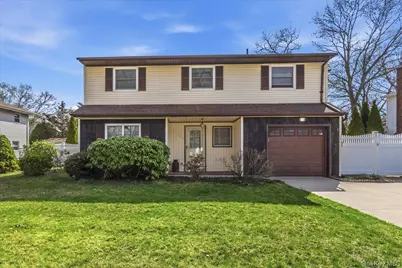 123 Avenue B, Holbrook, NY 11741 - Photo 1