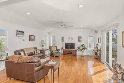 123 Avenue B, Holbrook, NY 11741 - Photo 12