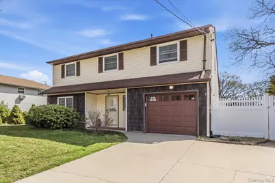 123 Avenue B, Holbrook, NY 11741 - Photo 2