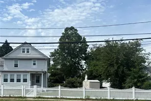 535 Cross St, Westbury, NY 11590 - Photo 16