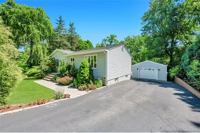 33 East Street, Middle Island, NY 11953 - Photo 2