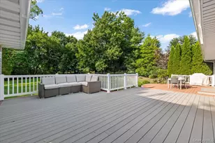 18 Hickman St, Syosset, NY 11791 - Photo 38