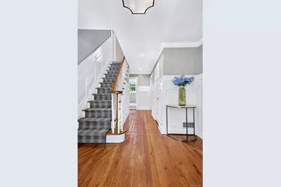 77 Brookside Drive, Manhasset, NY 11030 - Photo 4