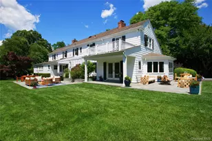 77 Brookside Dr, Manhasset, NY 11030 - Photo 30