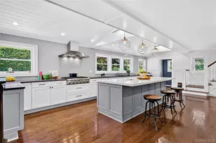 77 Brookside Dr, Manhasset, NY 11030 - Photo 18