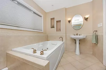 145 Washington Street, Farmingdale, NY 11735 - Photo 32