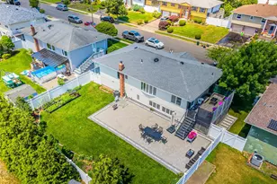 20 Russell Park Rd, Syosset, NY 11791 - Photo 40
