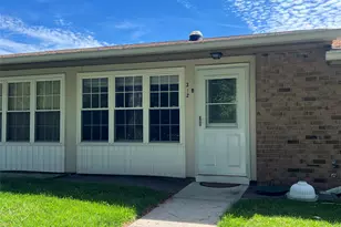 312 Woodbridge Dr, Ridge, NY 11961 - Photo 2