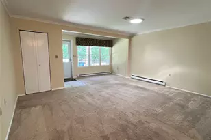 312 Woodbridge Dr, Ridge, NY 11961 - Photo 4