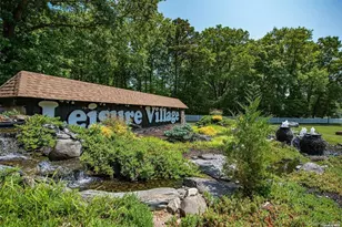 312 Woodbridge Dr, Ridge, NY 11961 - Photo 16