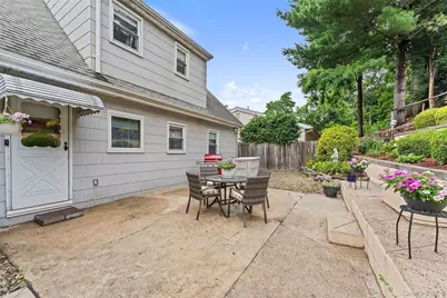 162 Midland Avenue, Yonkers, NY 10705 - Photo 24