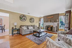 77 Toomey Rd, West Islip, NY 11795 - Photo 6