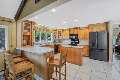 77 Toomey Road, West Islip, NY 11795 - Photo 12