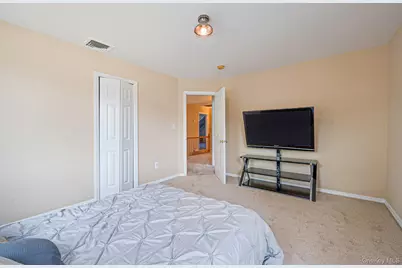 77 Toomey Road, West Islip, NY 11795 - Photo 30