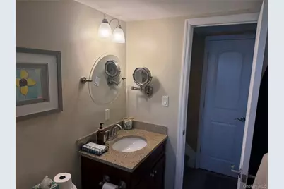 20 Via Continental, Huntington Station, NY 11746 - Photo 14