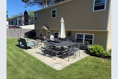 20 Via Continental, Huntington Station, NY 11746 - Photo 4