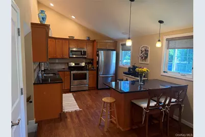 20 Via Continental, Huntington Station, NY 11746 - Photo 6