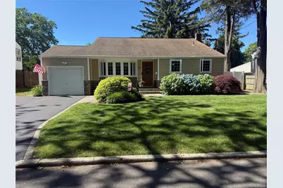 20 Via Continental, Huntington Station, NY 11746 - Photo 1