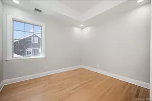 18 Pond Park Rd, Great Neck, NY 11023 - Photo 20