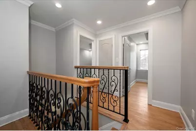 18 Pond Park Road, Great Neck, NY 11023 - Photo 12