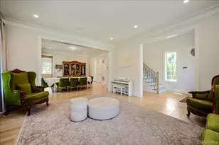 9 Greenway Ter, Great Neck, NY 11024 - Photo 6