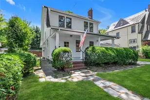 3-28 Manor Rd, Douglaston, NY 11363 - Photo 24