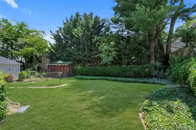 328 Manor Road, Douglaston, NY 11363 - Photo 22