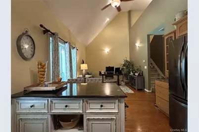33 Daremy Circle, Medford, NY 11763 - Photo 8