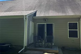 33 Daremy Cir, Medford, NY 11763 - Photo 20