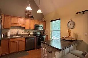 33 Daremy Cir, Medford, NY 11763 - Photo 6