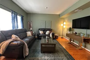 33 Daremy Cir, Medford, NY 11763 - Photo 4