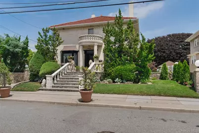 176 Beach 143rd Street, Neponsit, NY 11694 - Photo 4