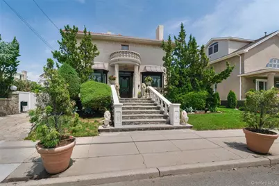176 Beach 143rd Street, Neponsit, NY 11694 - Photo 24
