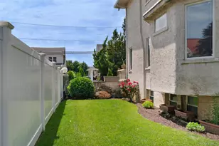 176 Beach 143rd St, Neponsit, NY 11694 - Photo 34